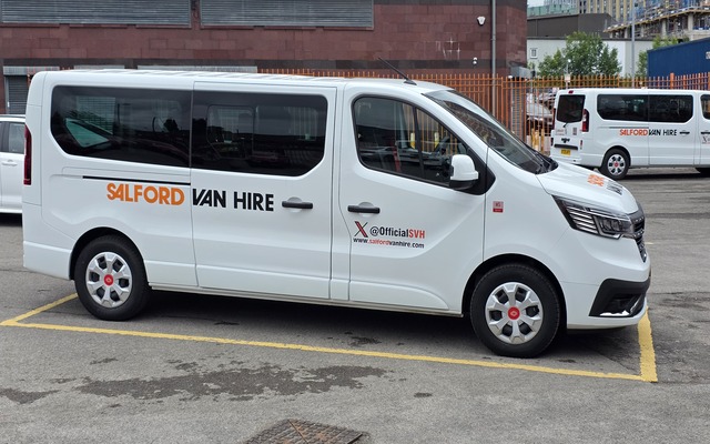 Renault Trafic 9-Seater