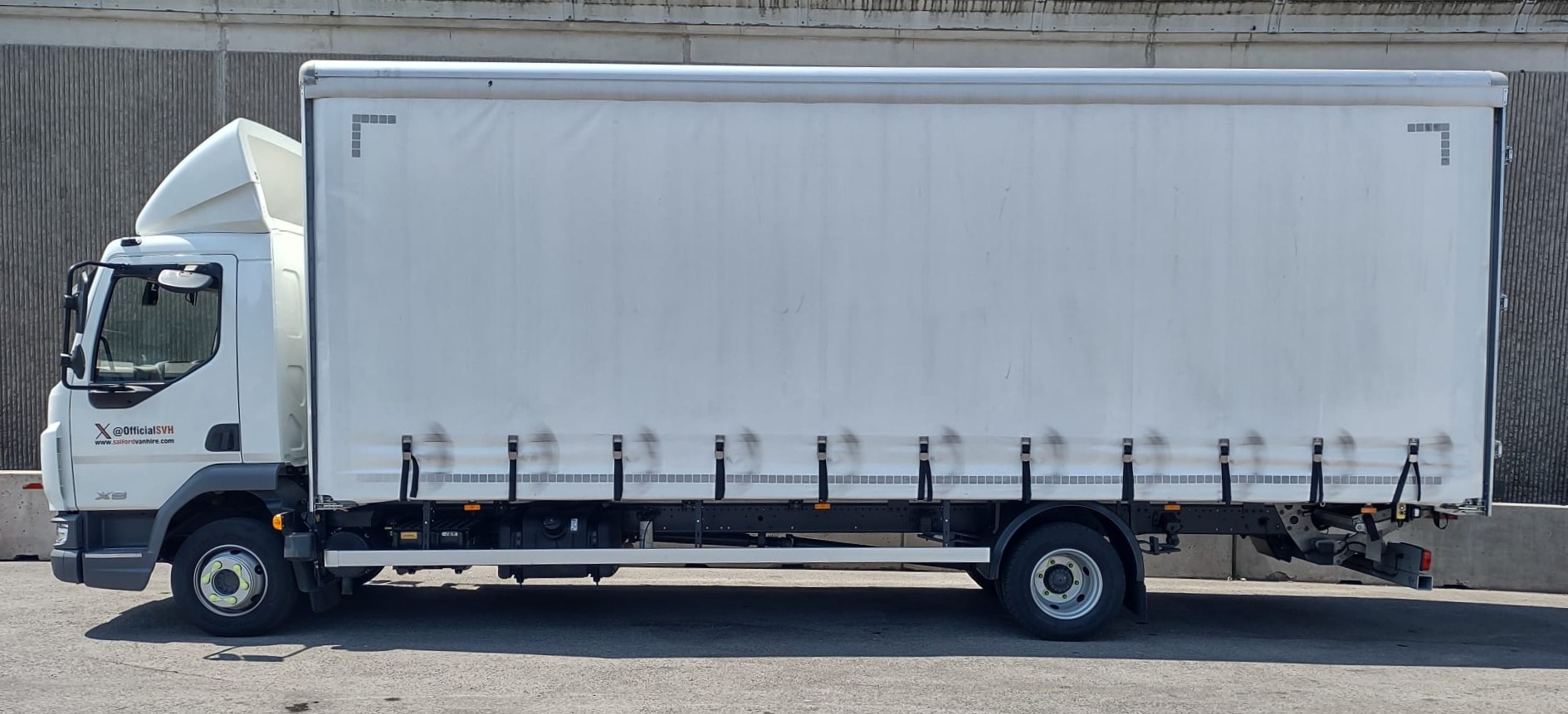 12T Curtainsided with Tail Lift
